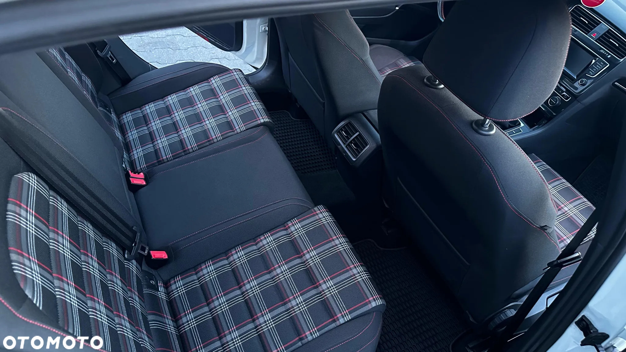 Volkswagen Golf VII 2.0 TSI BMT GTI - 8