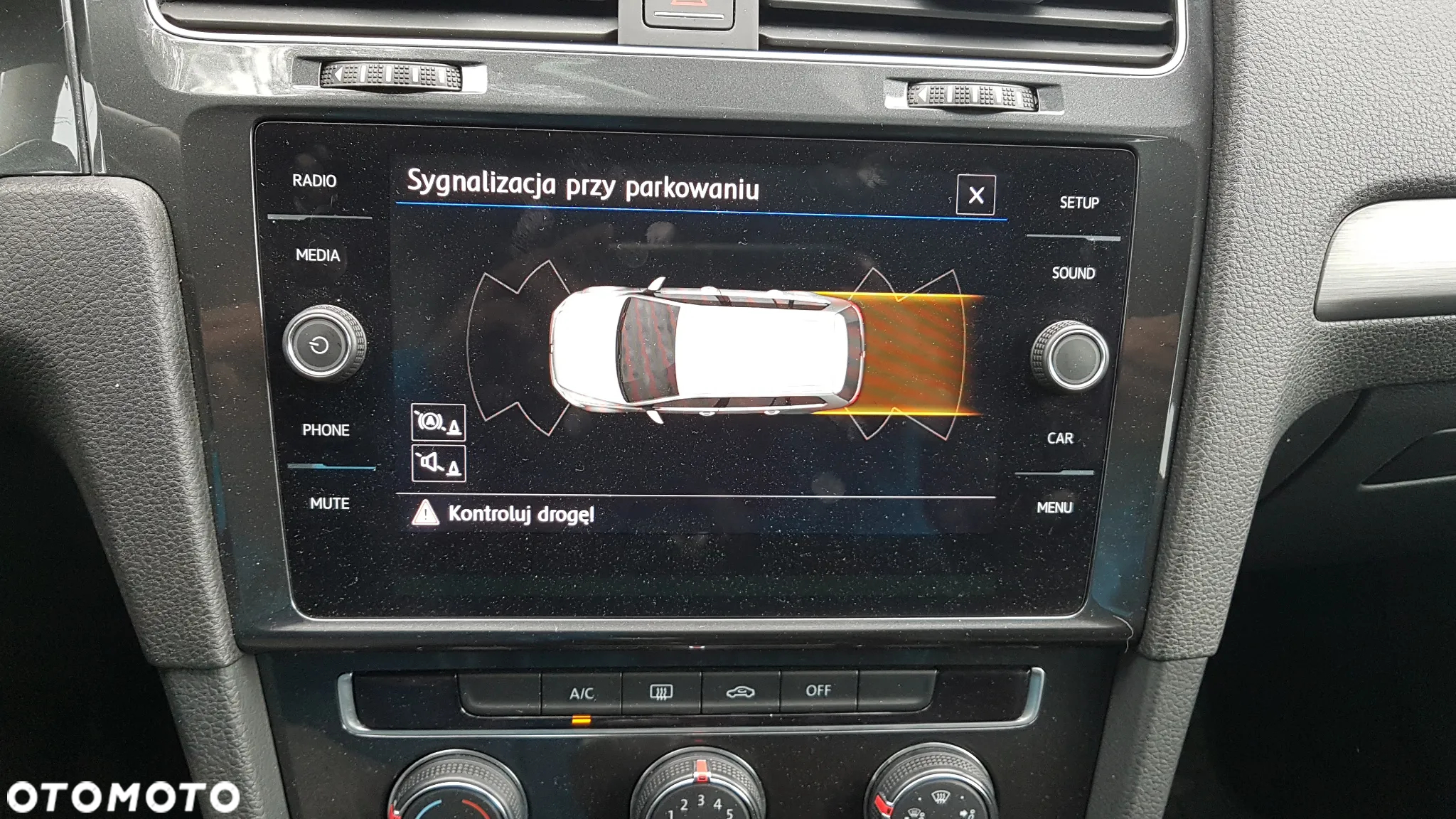 Volkswagen Golf VII 1.6 TDI BMT Comfortline - 14