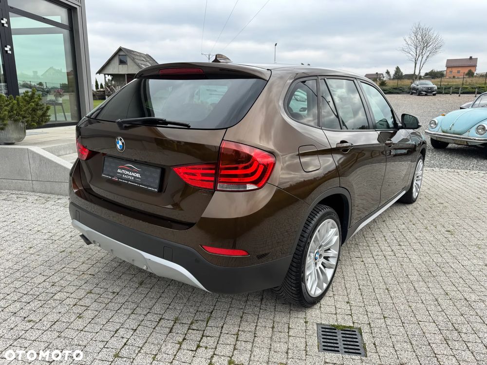 BMW X1 sDrive18d xLine - 11