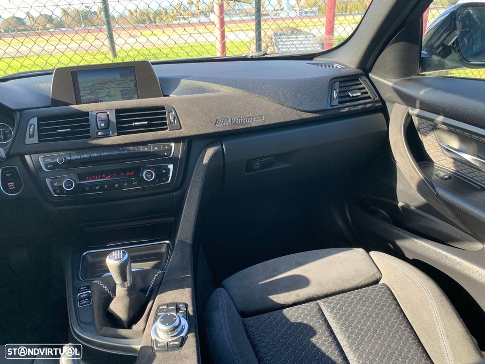 BMW 320 d Pack M - 18