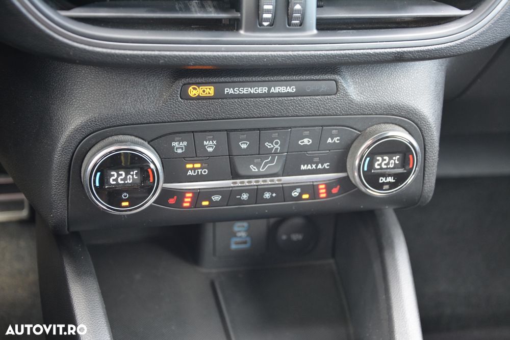 Ford Focus 1.0 EcoBoost Hybrid ST-LINE STYLE - 19