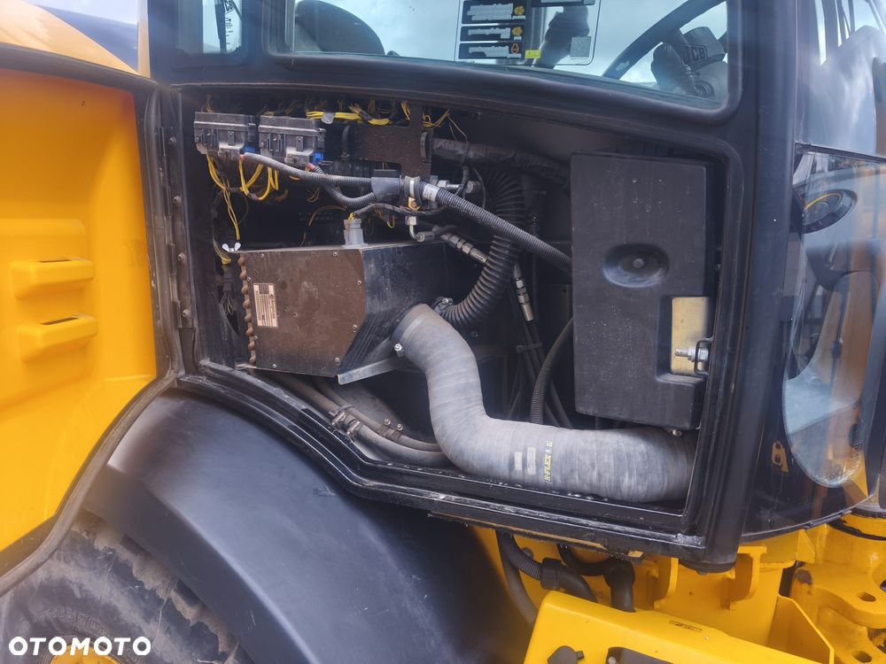 JCB 409 - 9