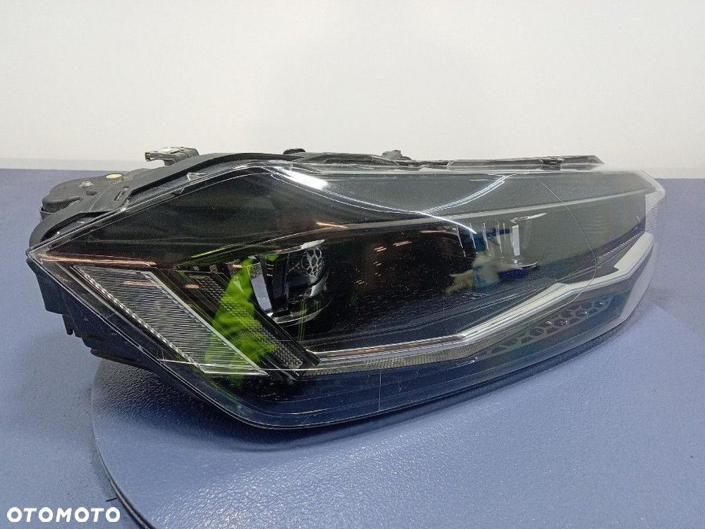 VW POLO VI REFLEKTOR PRAWY LAMPA PRZÓD  2G1941036F - 2