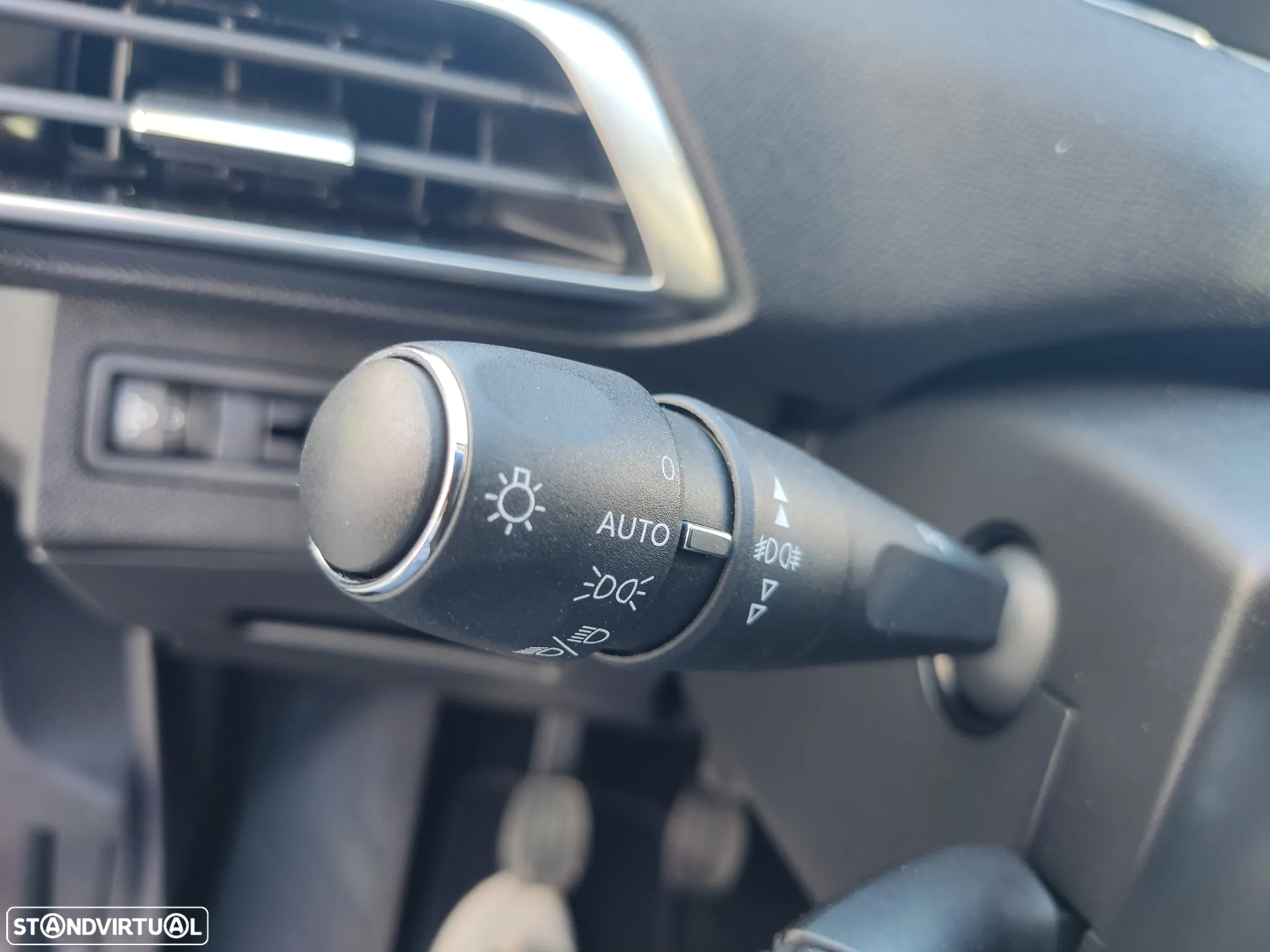 Peugeot 3008 1.5 BlueHDi Allure - 27