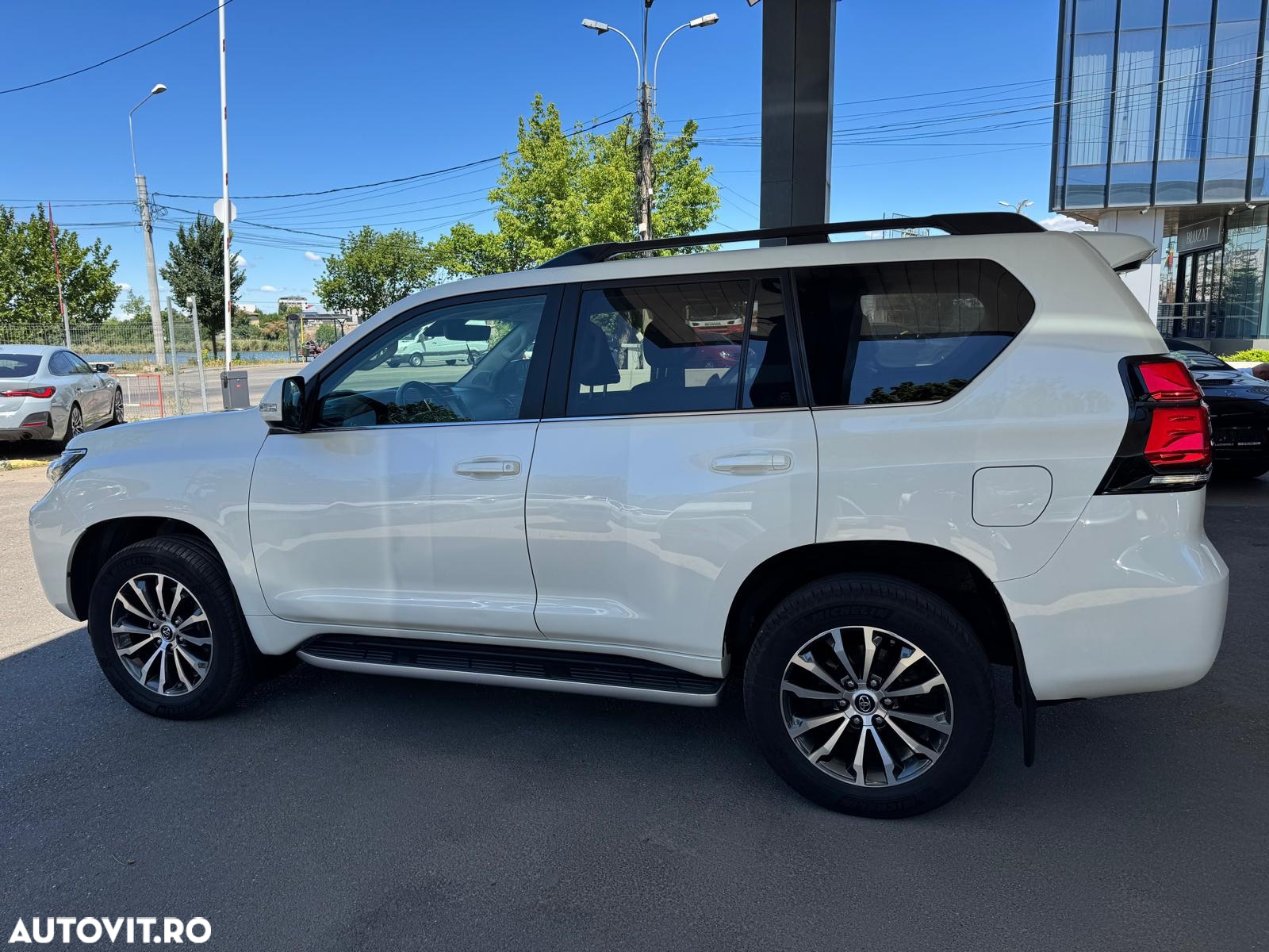 Toyota Land Cruiser 2.8l Turbo D-4D A/T Executive - 8