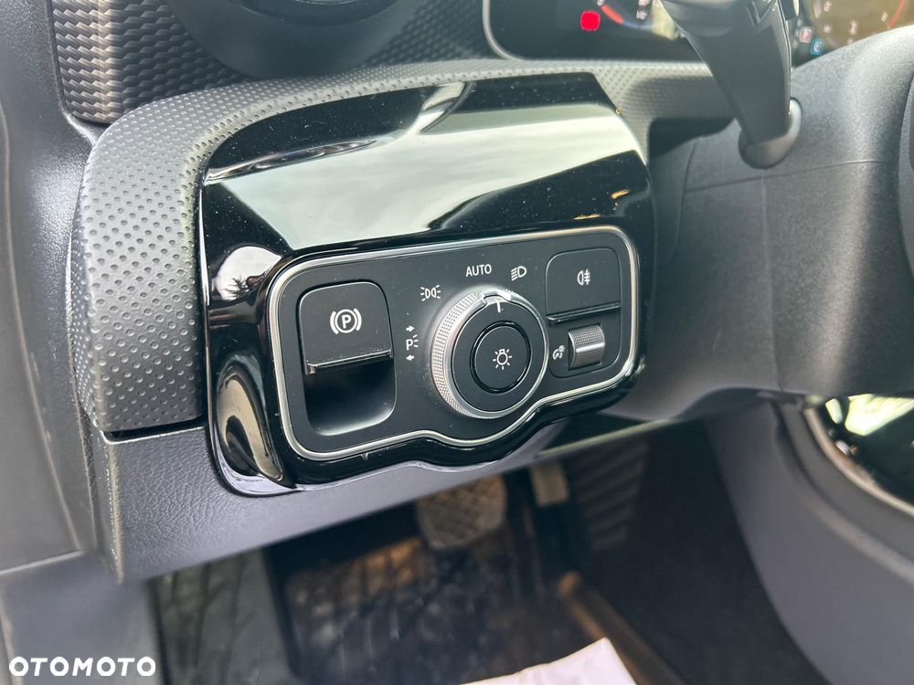 Mercedes-Benz Klasa A 200 7G-DCT Edition 2020 - 37