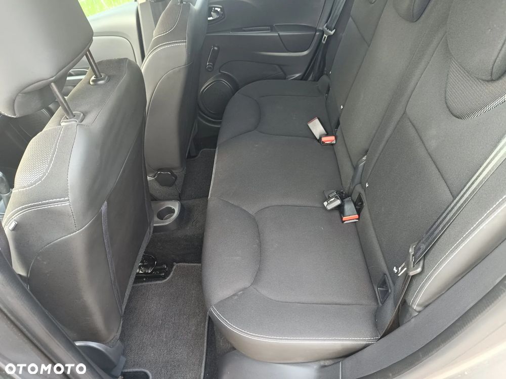 Renault Clio - 31
