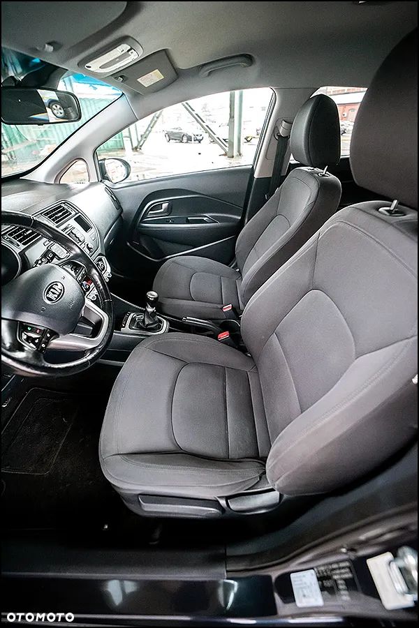 Kia Rio 1.2 Dream Team Edition - 29