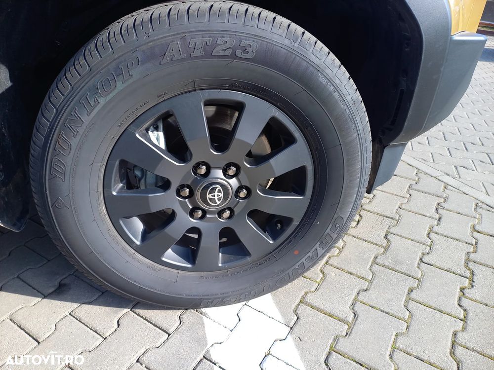 Toyota Land Cruiser - 39