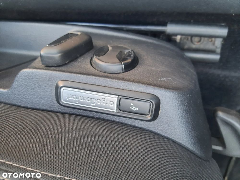 Volkswagen Passat 2.0 TDI SCR DSG Comfortline - 22