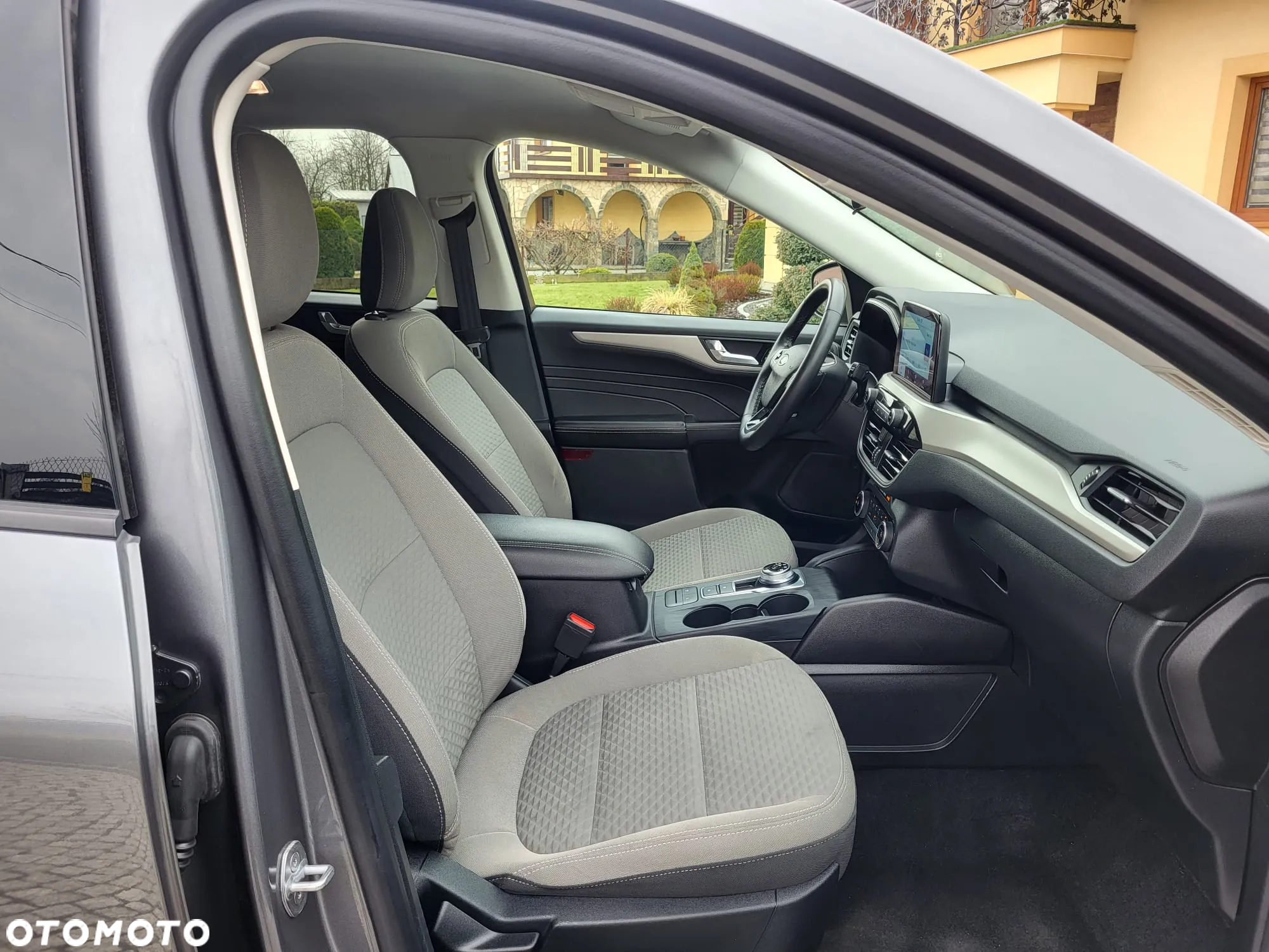 Ford Kuga - 31