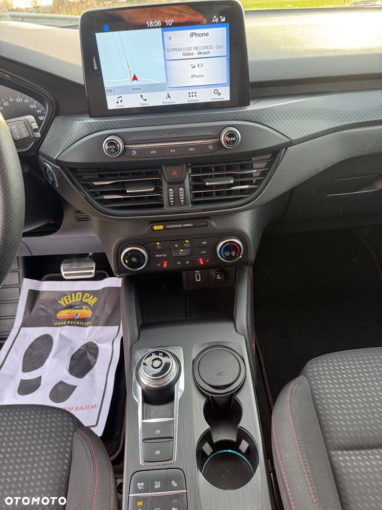 Ford Focus 1.5 EcoBoost ST-Line - 16
