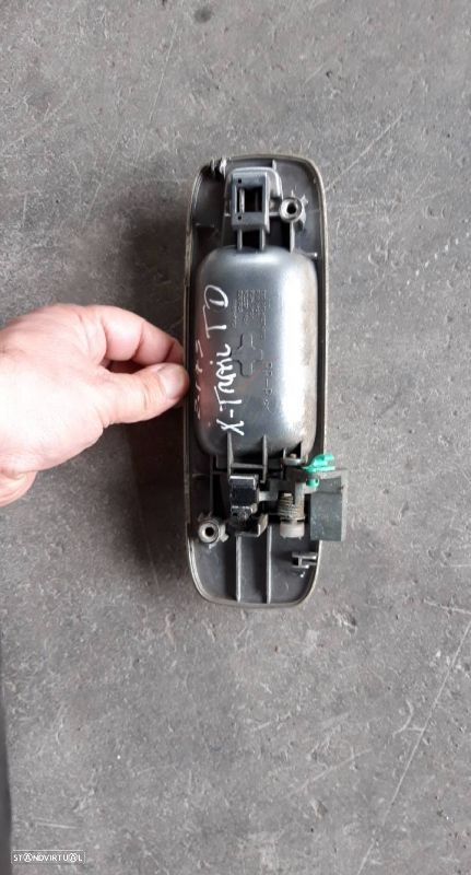 Puxador Porta Tras Nissan X-Trail (T30) - 3