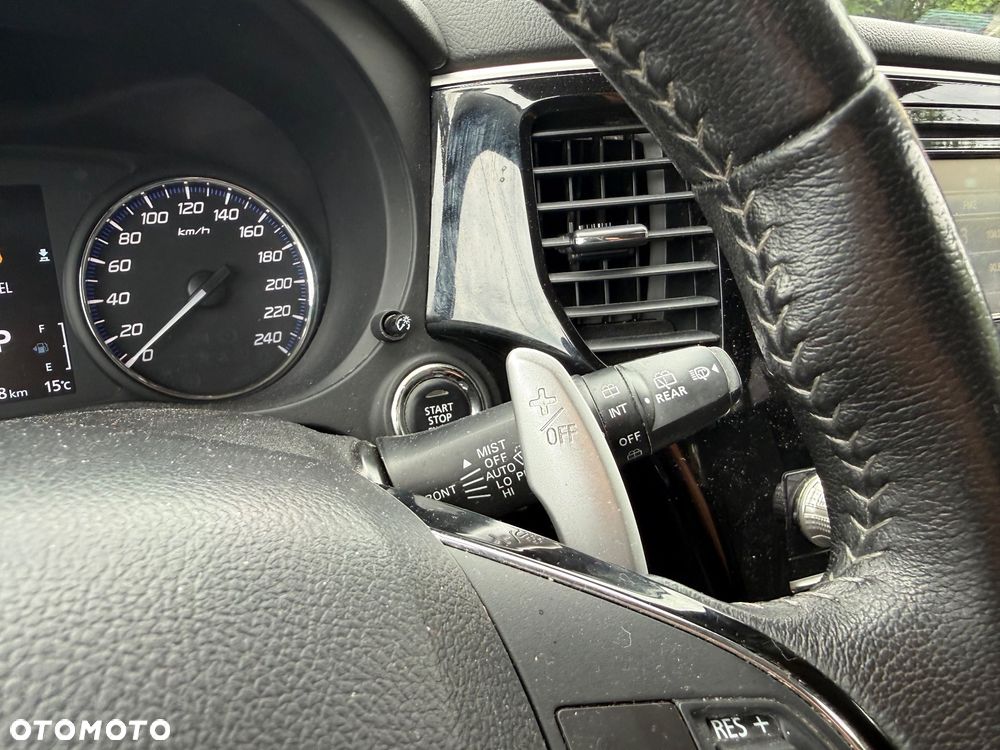 Mitsubishi Outlander 2.0 Intense + Navi 4WD CVT - 36
