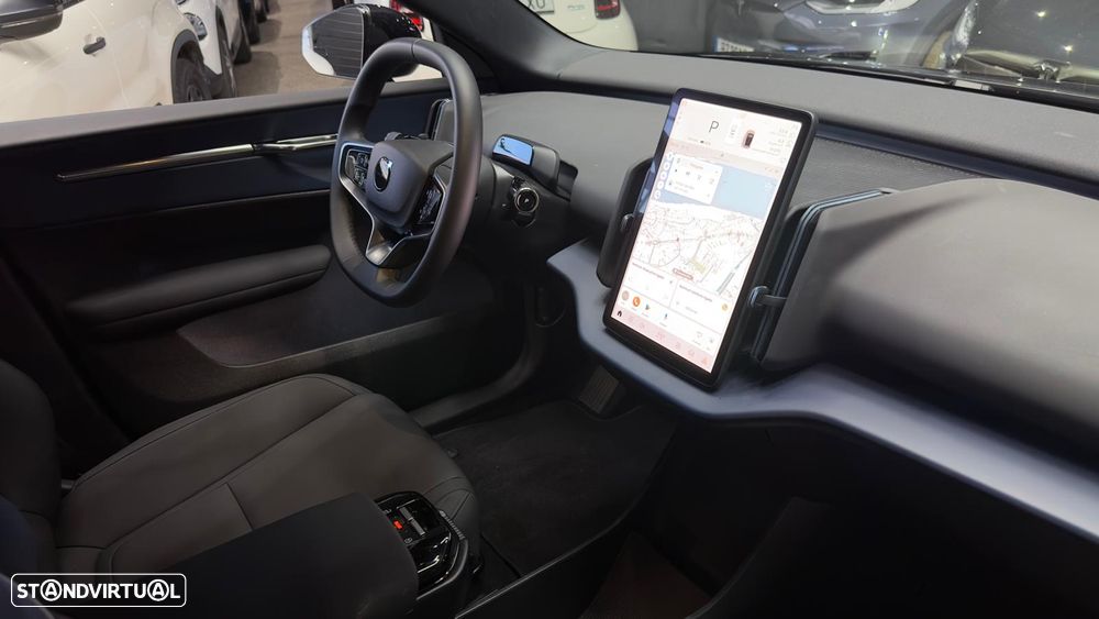 Volvo EX30 Single Motor Extended Range RWD Core - 25