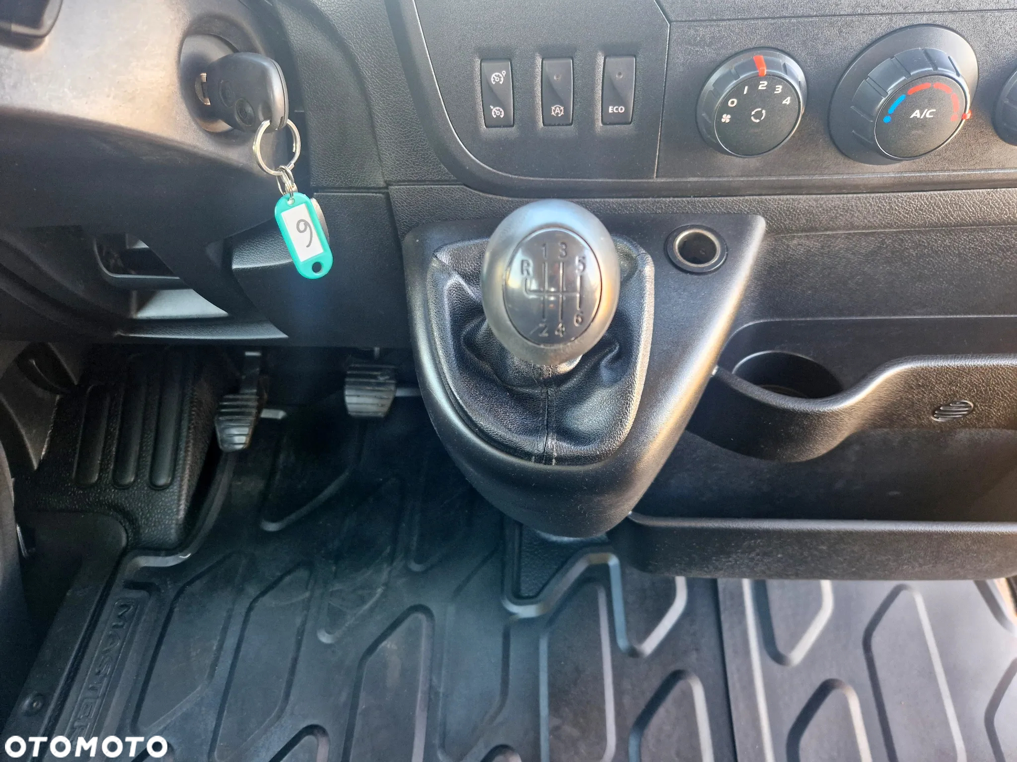 Renault MASTER 2,3 DCI 145 KONNA DOKA BRYGADÓWKA 7 OSOBOWA HDS HIAB 1000KG KLIMA 3,3M SKRZYNIA 104T/KM PRZEBIEGU GWARANCJA BLIŻNIAKI DO 3,5T - 26