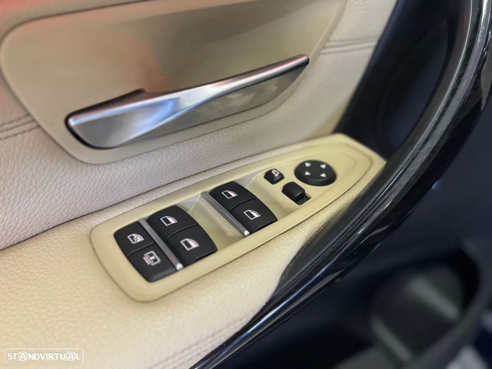 BMW 330 e iPerformance Line Luxury - 49