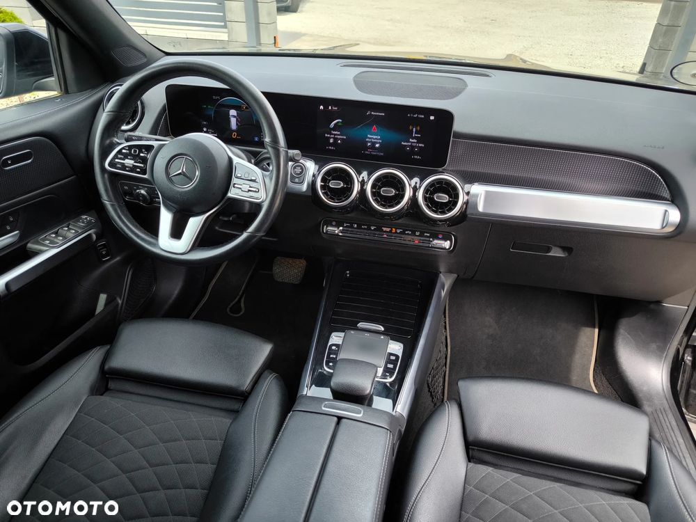Mercedes-Benz GLB - 11