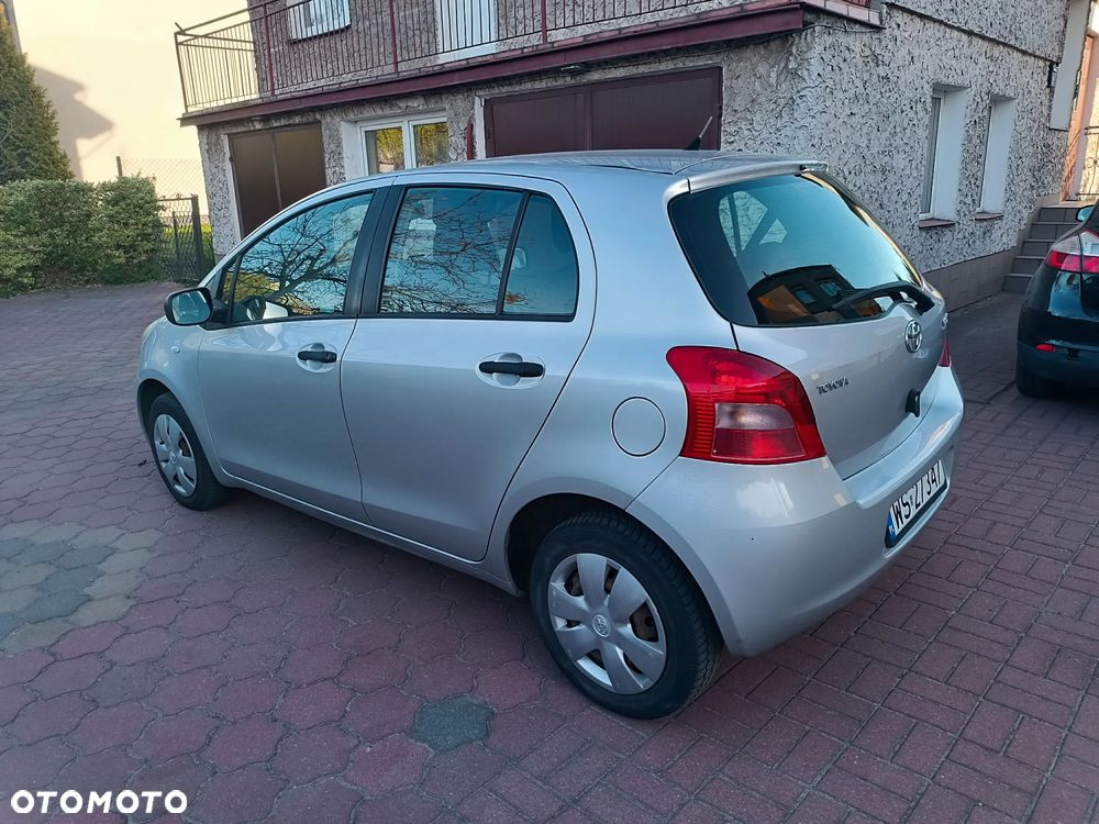 Toyota Yaris 1.0 Terra - 6