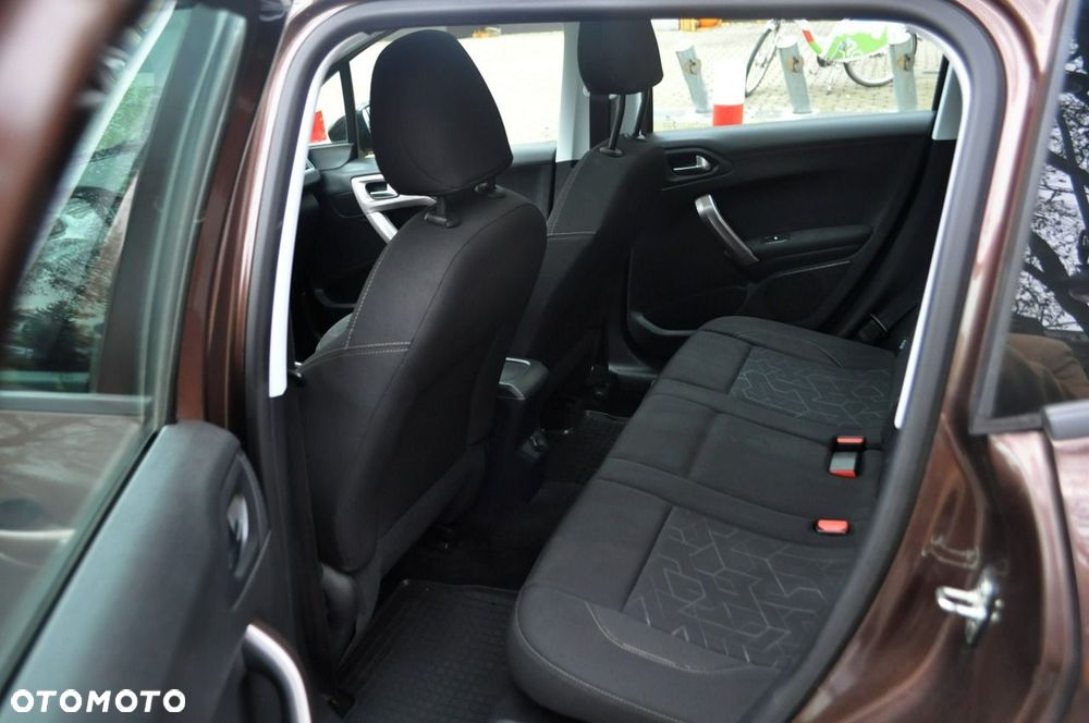 Peugeot 2008 - 8