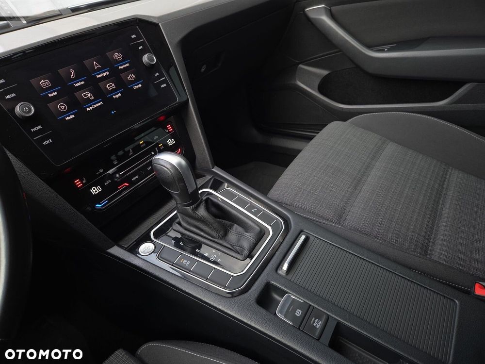 Volkswagen Passat Variant 2.0 TDI EVO Essence DSG - 14