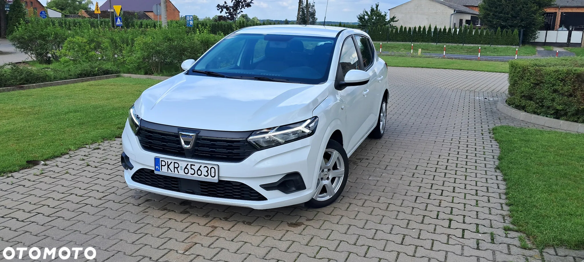 Dacia Sandero SCe 65 Essential - 8