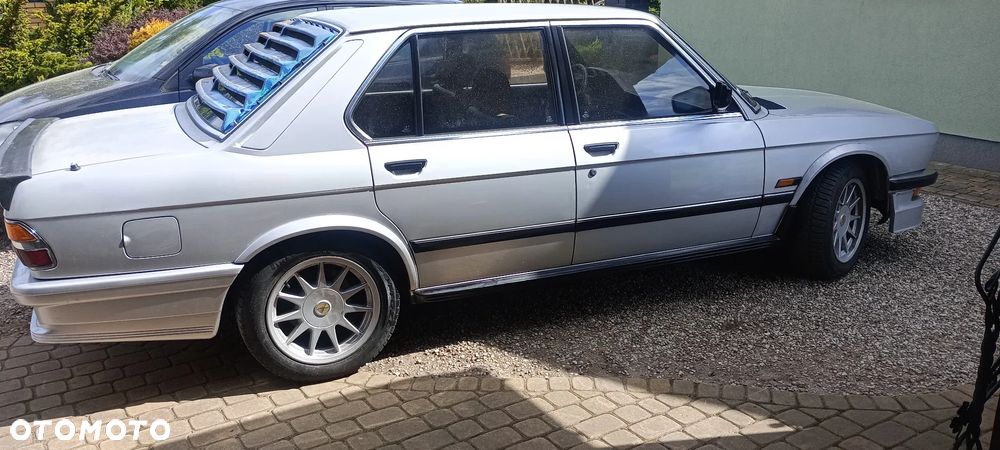 BMW Seria 5 - 38