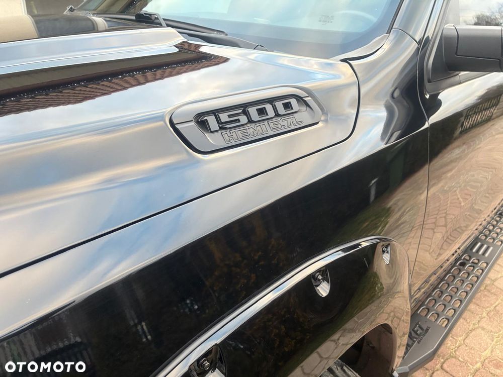 RAM 1500 5.7 Crew Cab Shortbed Bighorn Black - 9