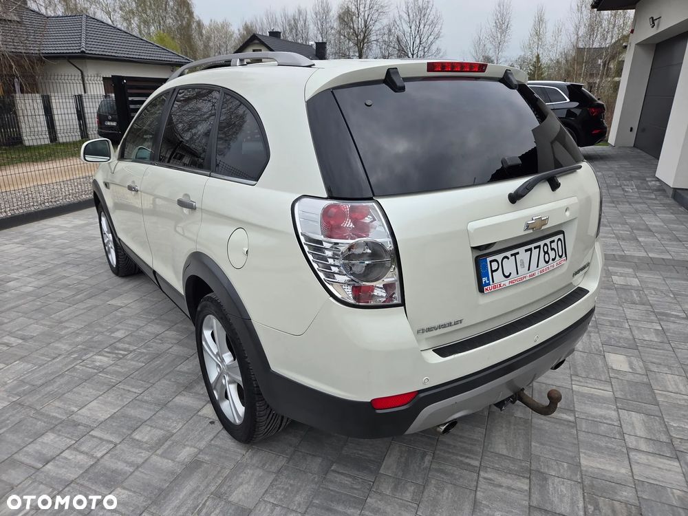 Chevrolet Captiva 2.2 D LTZ - 12