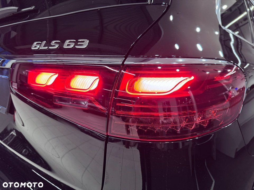 Mercedes-Benz GLS - 22