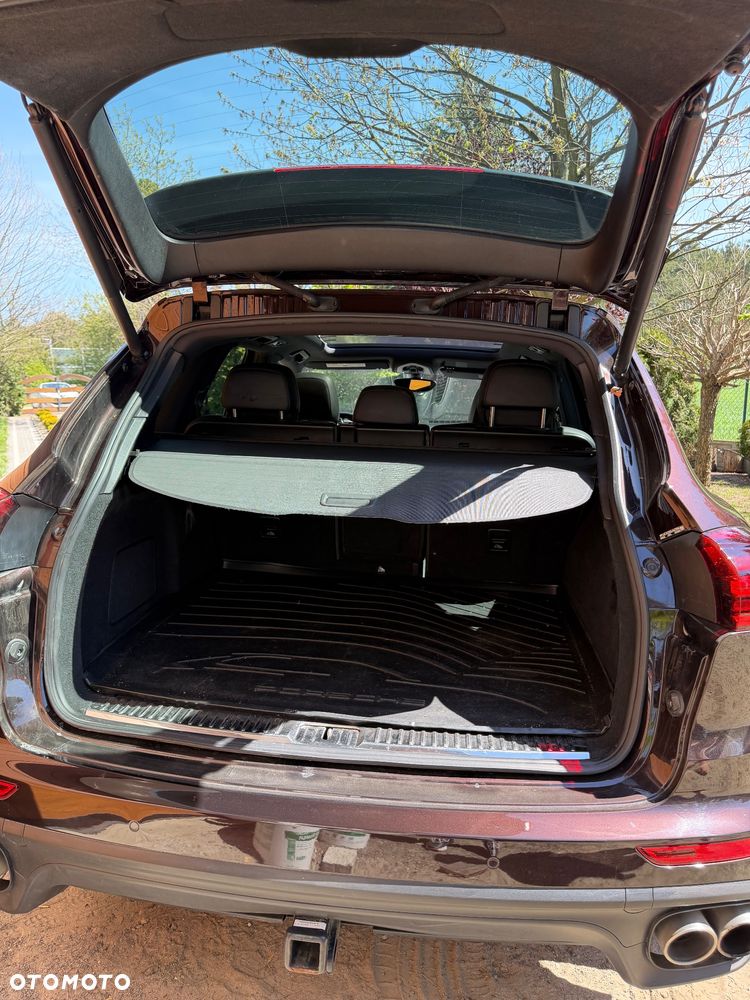 Porsche Cayenne S Hybrid - 26