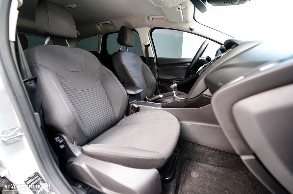 Ford Focus SW 1.5 TDCi EcoBlue Connected - 6
