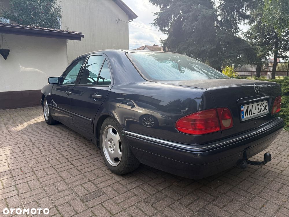 Mercedes-Benz Klasa E - 3
