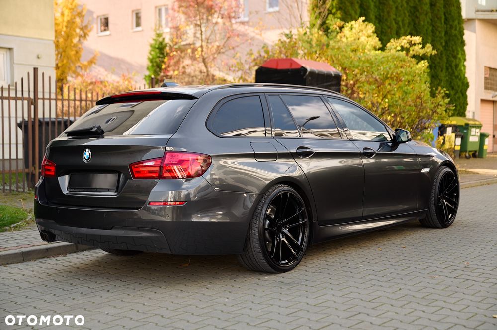 BMW Seria 5 520d Touring - 13