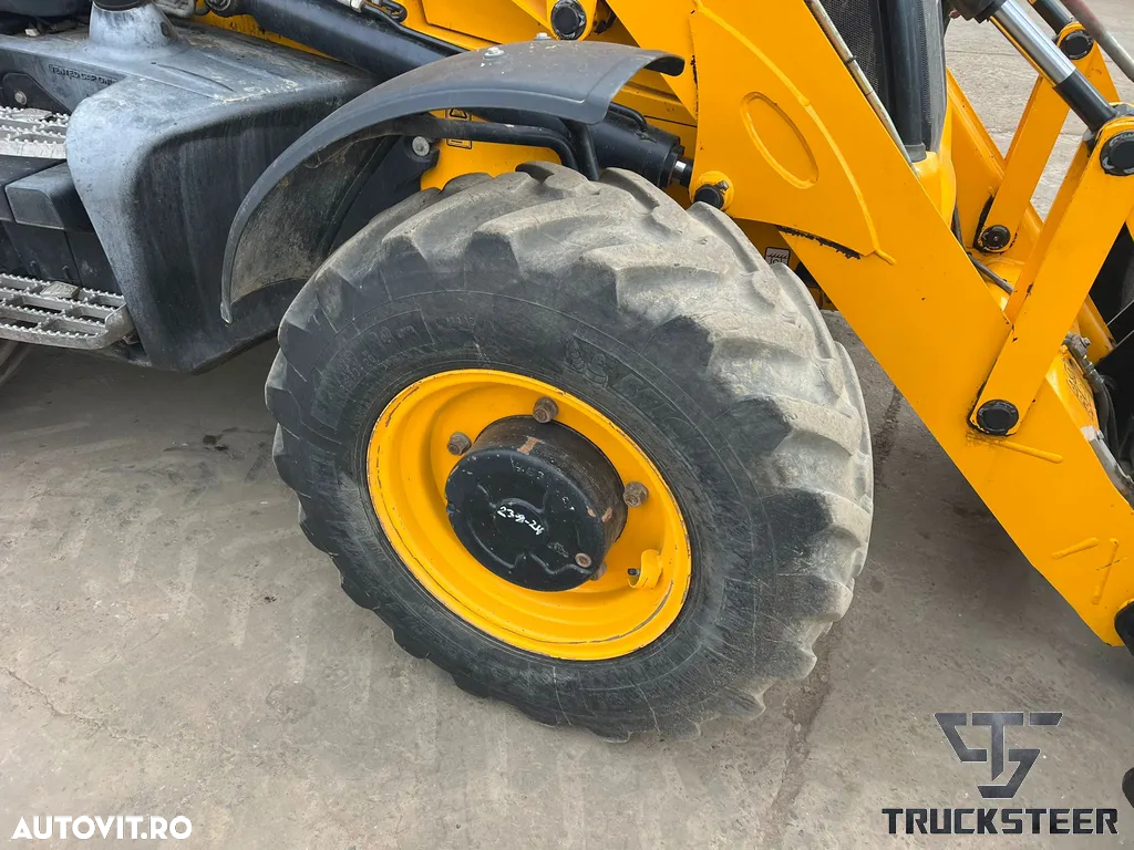 JCB 3CX - 18