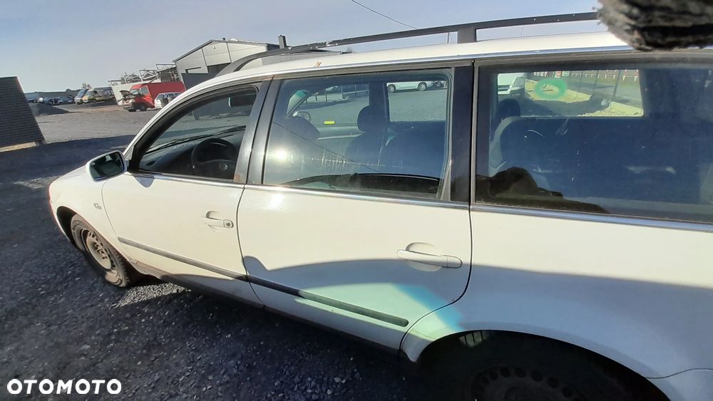 VW PASSAT B5 LIFT FL KOMBI DRZWI LEWY TYŁ TYLNE LEWE KOMPLETNE LB9A nr. 25/4 - 1