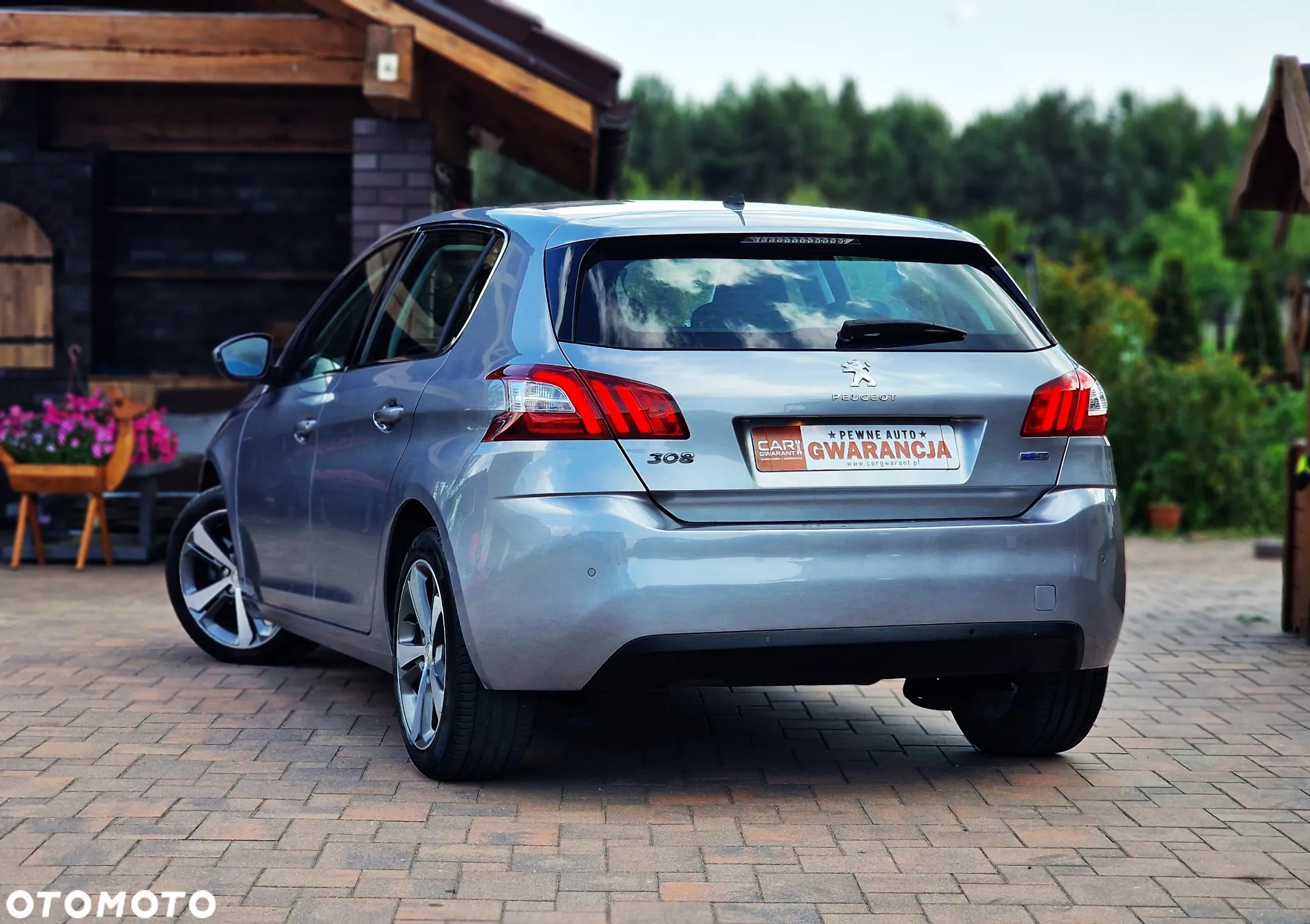 Peugeot 308 SW 1.2 PureTech Allure S&S - 17