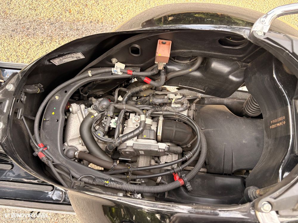 Vespa GTS Super Super - 11