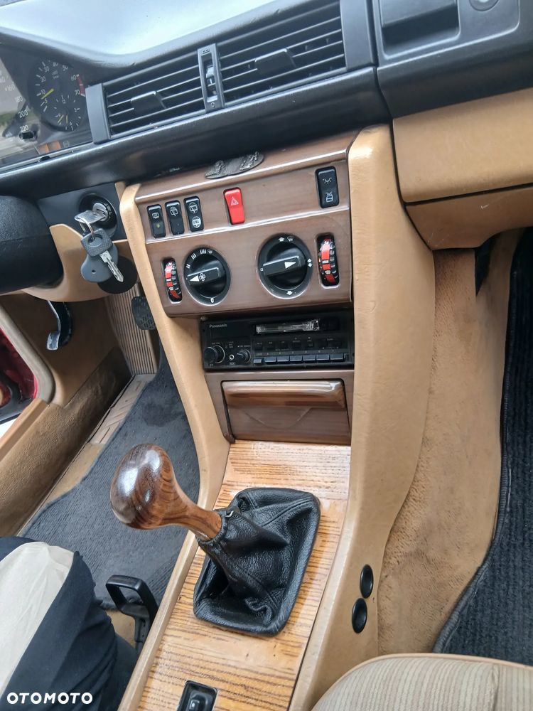 Mercedes-Benz W124 (1984-1993) - 21