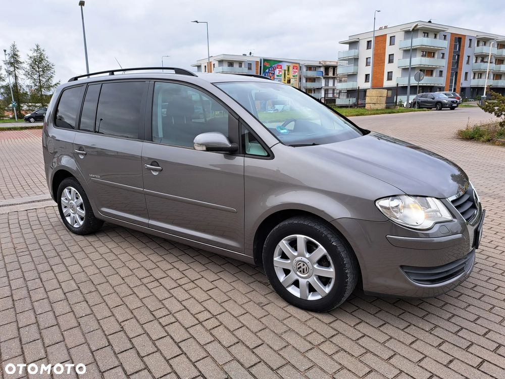 Volkswagen Touran - 5