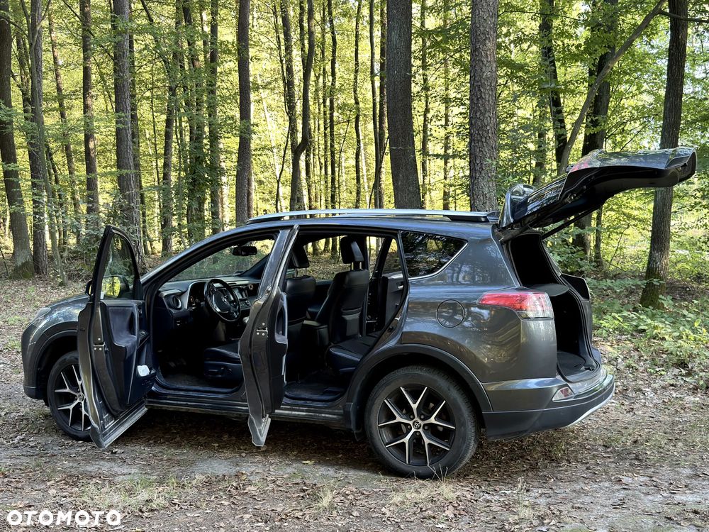 Toyota RAV4 - 8