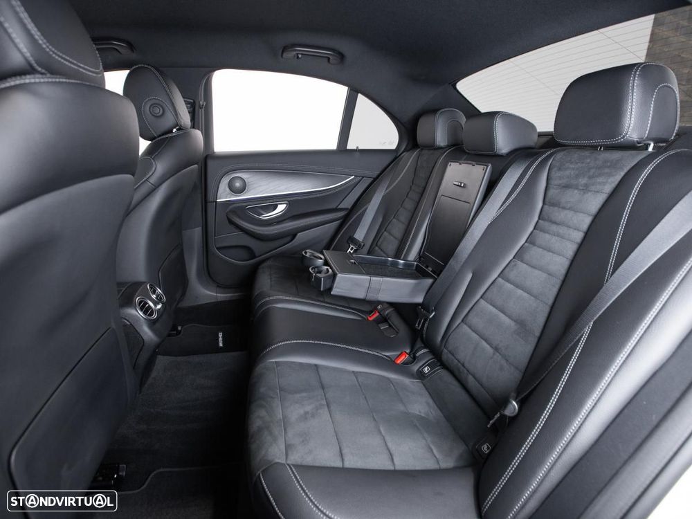 Mercedes-Benz E 300 de 9G-TRONIC AMG Line - 10