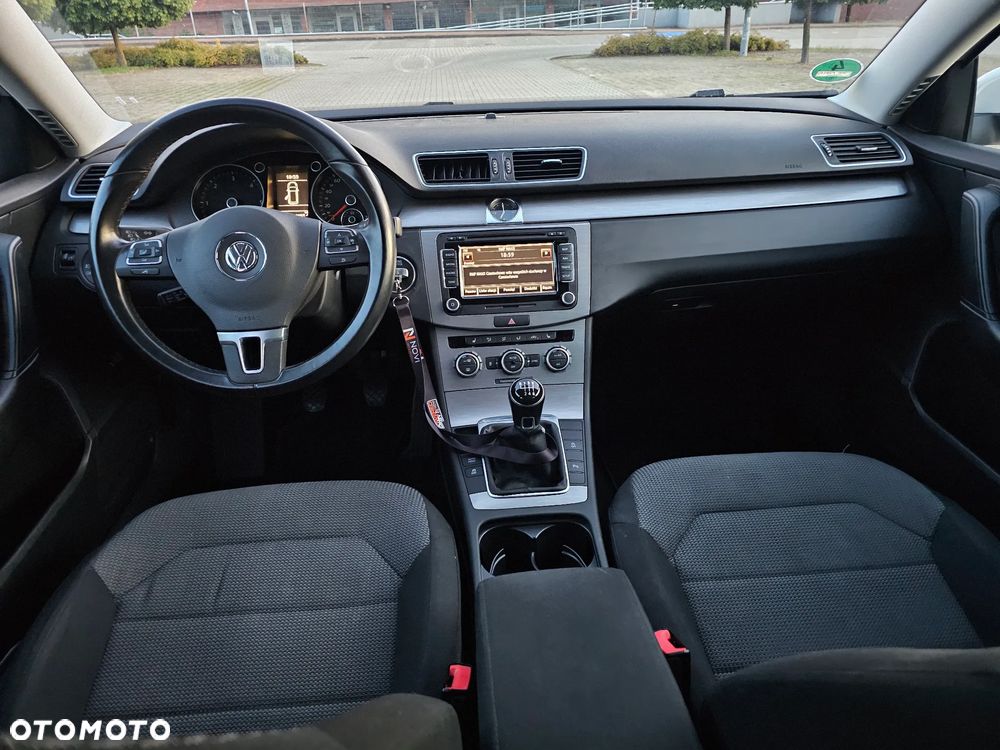 Volkswagen Passat Variant 2.0 TDI BlueMotion Technology Business Edition - 11