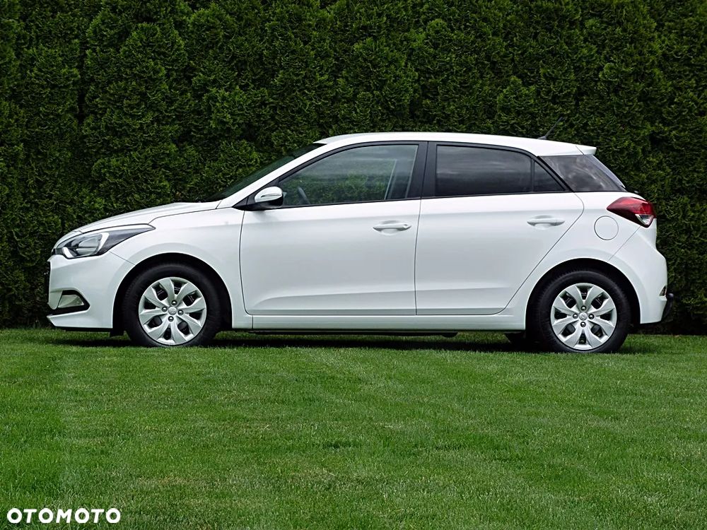 Hyundai i20 1.2 Pure - 10