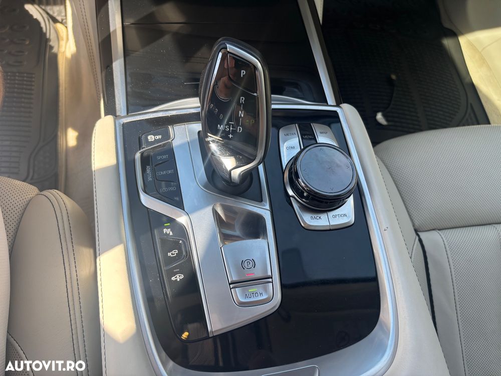 BMW Seria 7 750Li xDrive - 22