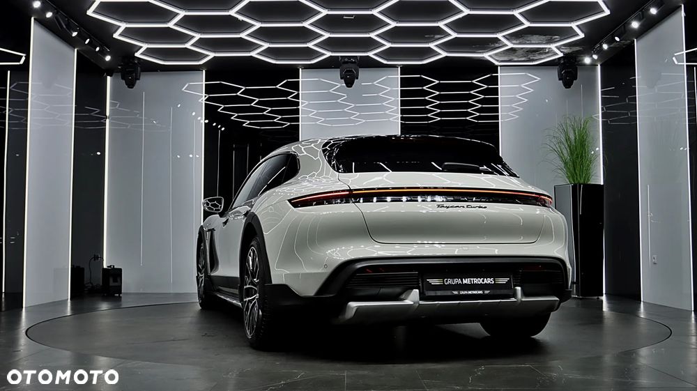 Porsche Taycan Turbo Cross Turismo - 6