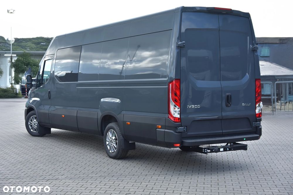 Iveco Daily 35S18 180km zabudowa brygadowa 7osobowy MOBILCAR - 6