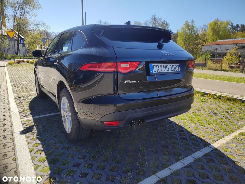 Jaguar F-Pace 20d AWD Pure - 9