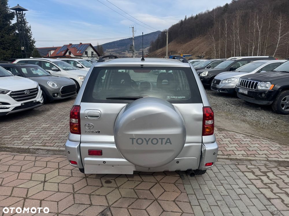 Toyota RAV4 D-4D 4x4 - 6