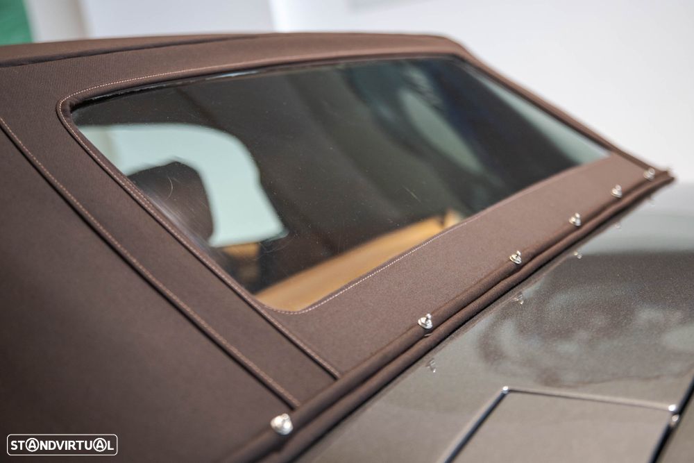 Aston Martin Volante - 11